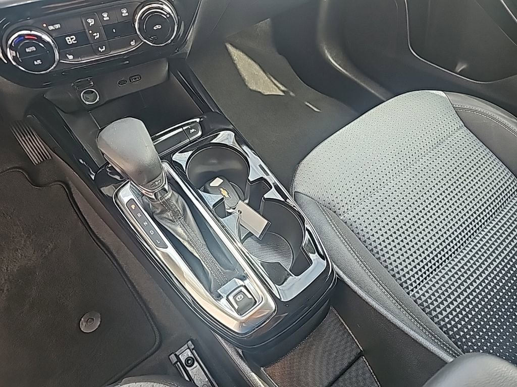 Used 2025 Chevrolet Trax LT w/ LT Convenience Package image 18