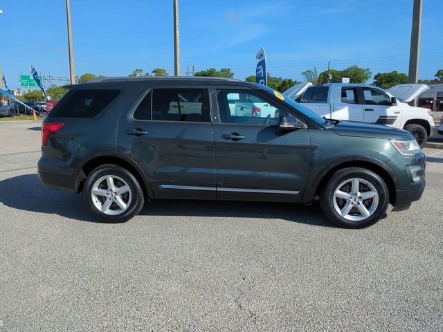 Used 2016 Ford Explorer XLT w/ Equipment Group 202A AWD/4WD image 3