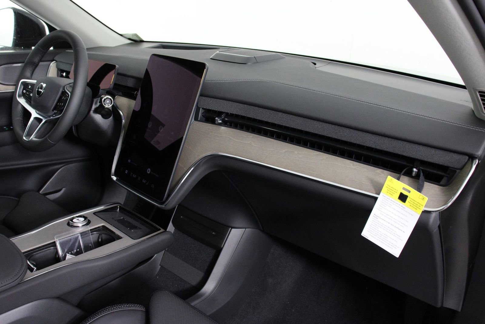 New 2026 Volvo EX90 Plus RWD image 9