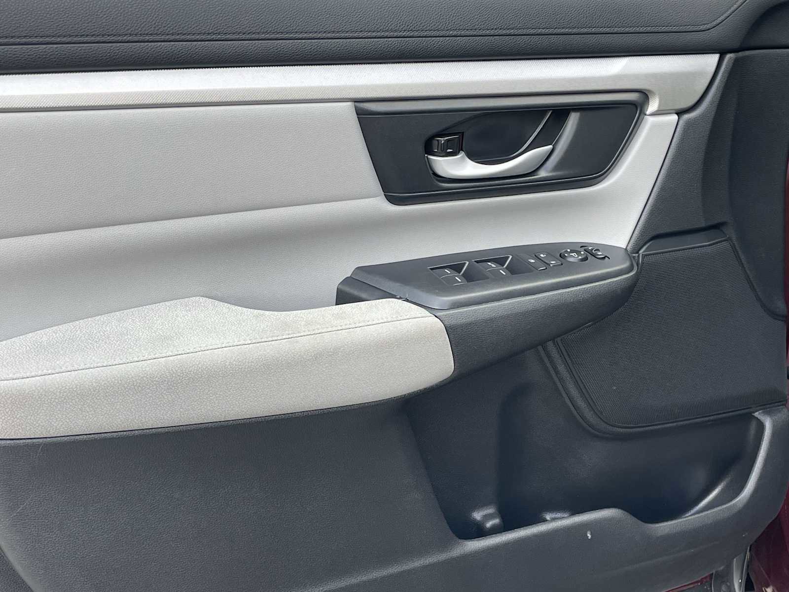 Used 2018 Honda CR-V LX image 11