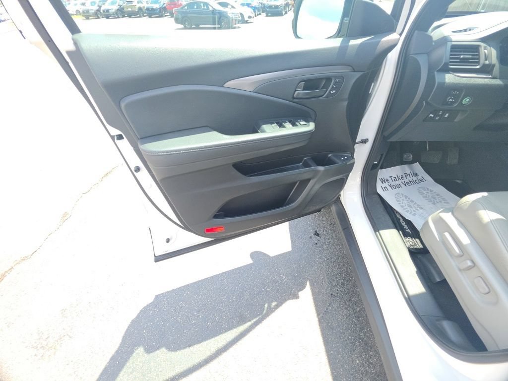 Used 2023 Honda Passport EX-L image 13