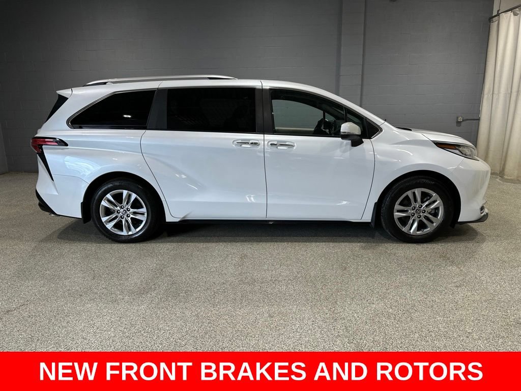 Certified 2023 Toyota Sienna Limited AWD/4WD image 3