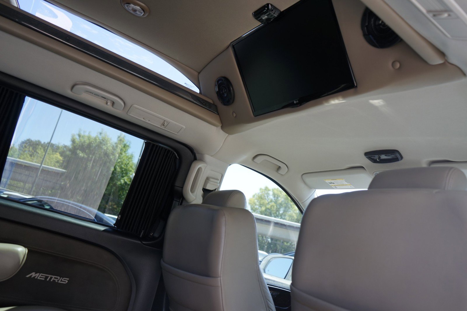 Used 2018 Mercedes-Benz Metris Passenger image 22