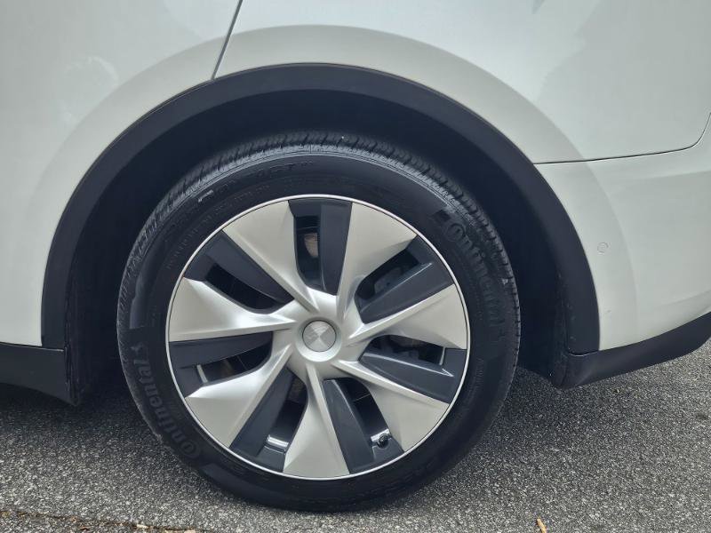 Used 2021 Tesla Model Y Long Range image 18