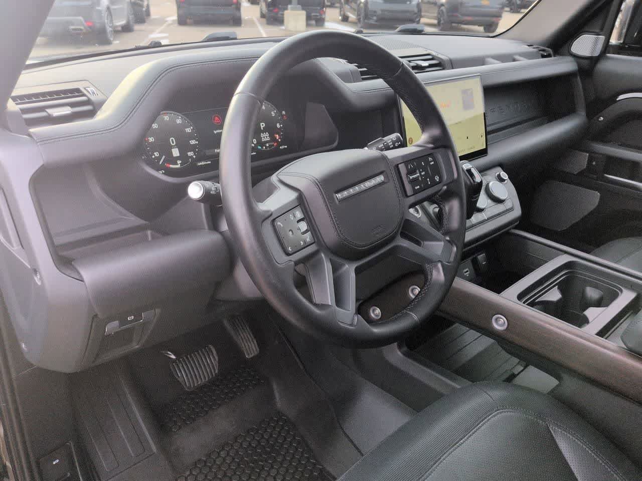 Used 2024 Land Rover Defender 130 X-Dynamic SE video 2