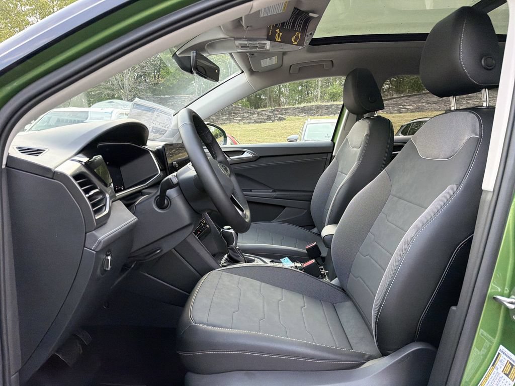 New 2026 Volkswagen Taos SE FWD image 11
