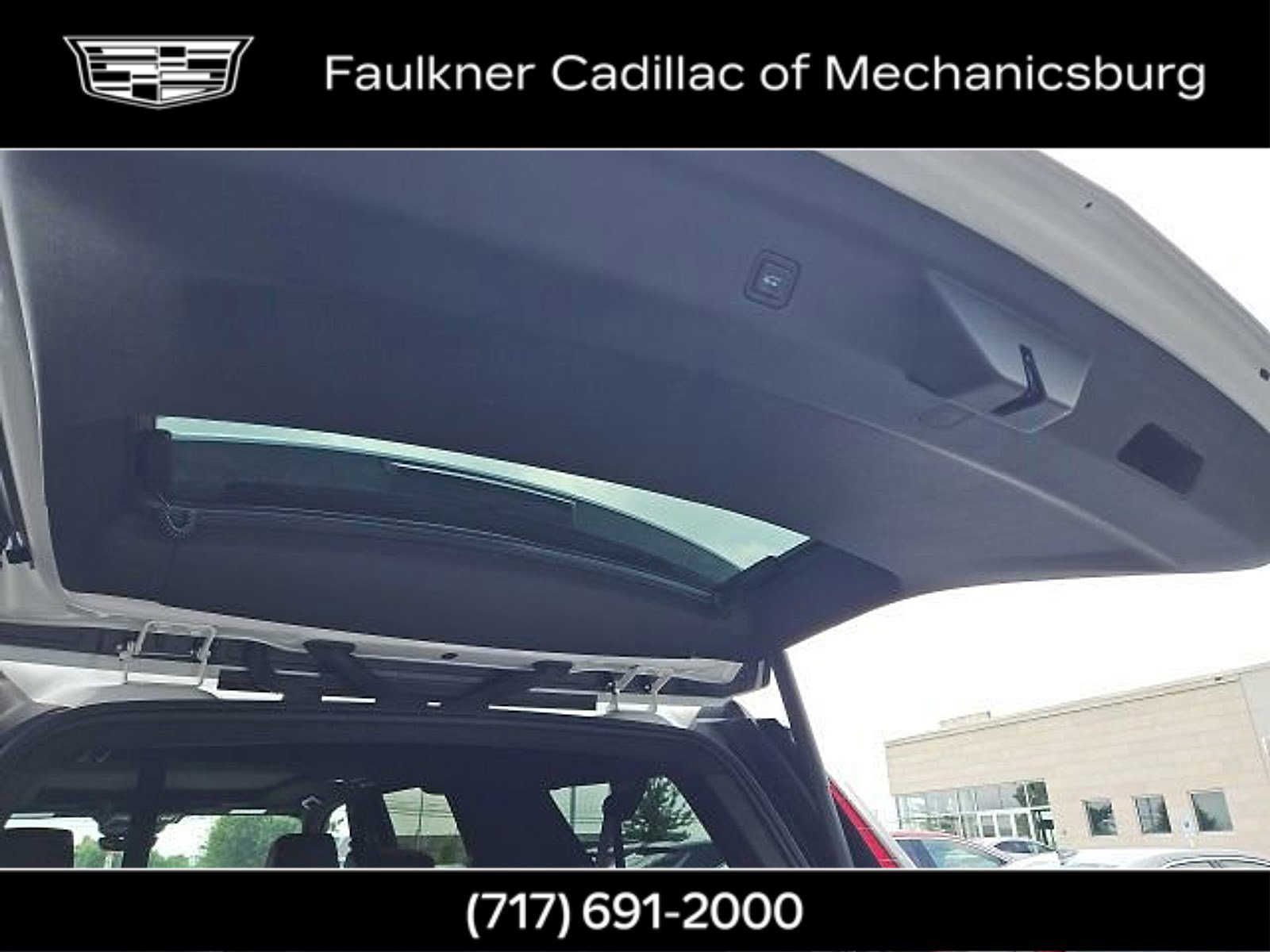 Used 2024 Cadillac Escalade ESV Premium Luxury w/ Performance Package AWD/4WD image 32