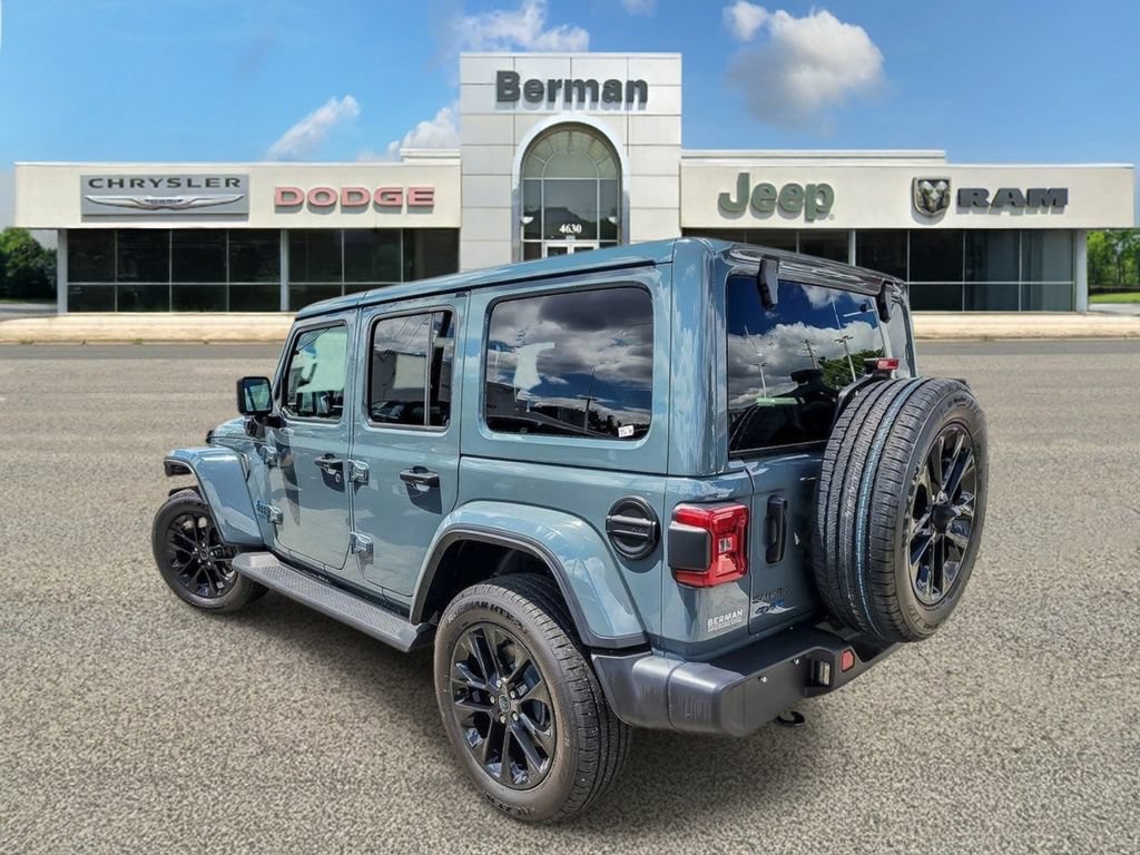 Certified 2025 Jeep Wrangler Unlimited Sahara AWD/4WD image 9