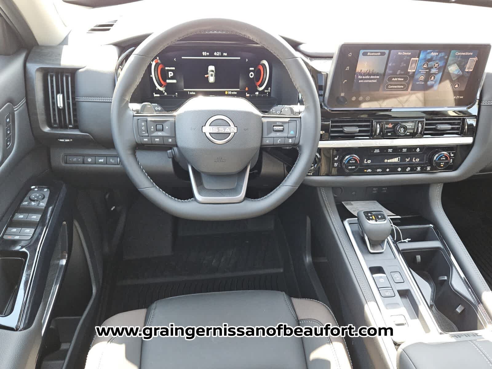 New 2026 Nissan Pathfinder Platinum FWD image 5