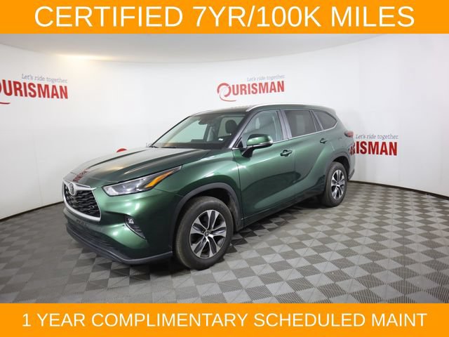 Used 2024 Toyota Highlander XLE FWD image 3