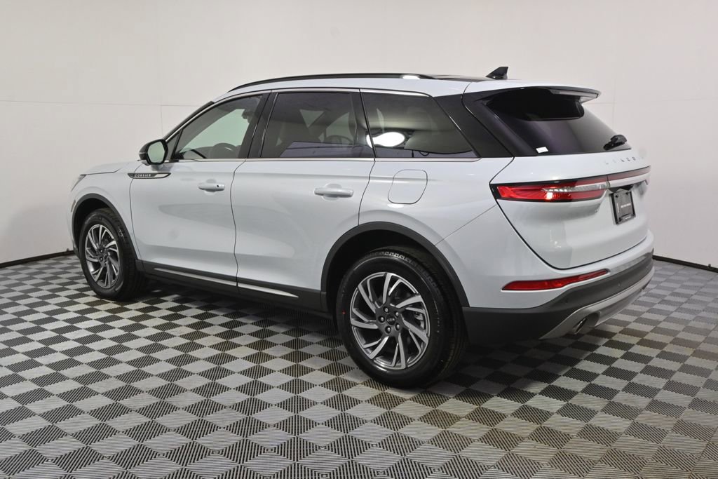 New 2026 Lincoln Corsair Premiere image 3