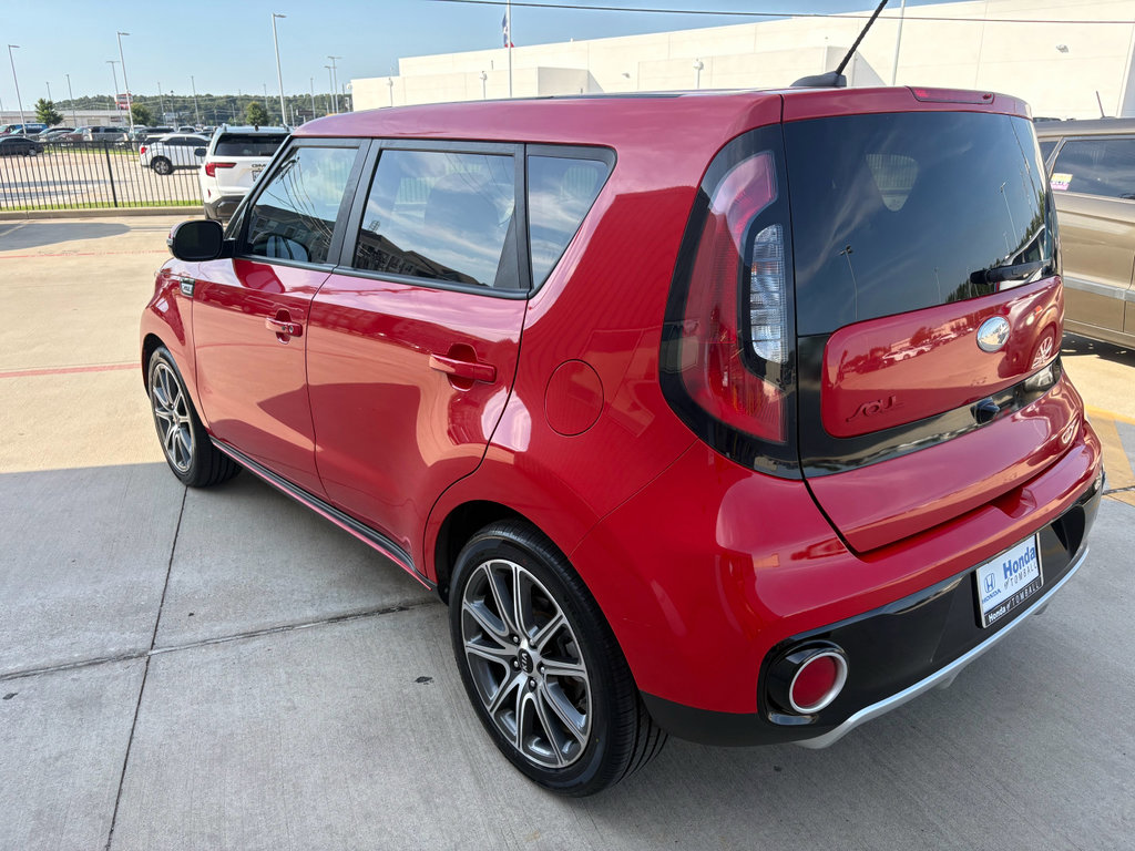 Used 2018 Kia Soul ! FWD image 7