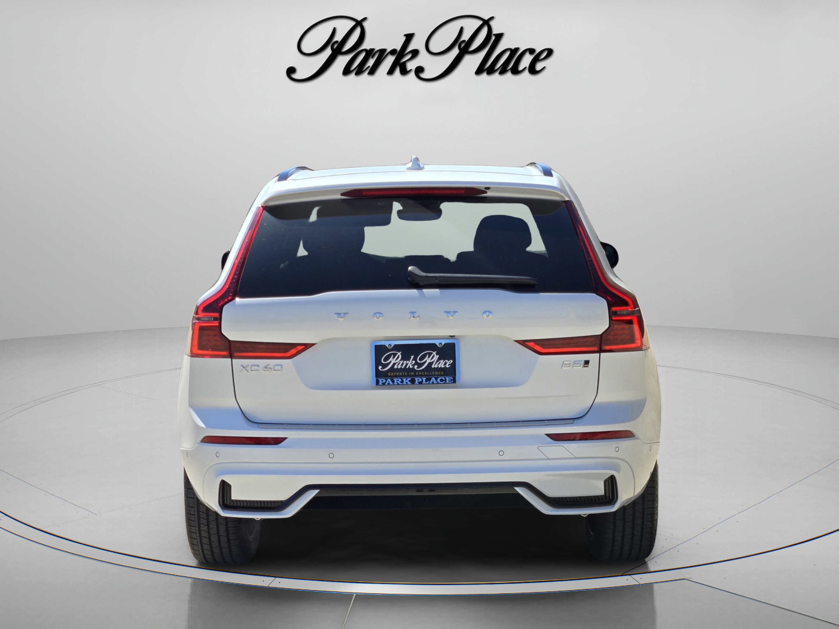 Used 2026 Volvo XC60 B5 Plus w/ Protection Package Premier AWD/4WD image 4