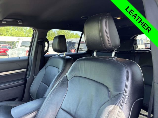 Used 2018 Ford Explorer XLT w/ Equipment Group 202A AWD/4WD image 6