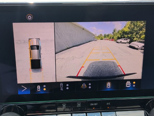 Used 2023 Chevrolet Colorado Trail Boss w/ Technology Package AWD/4WD image 23