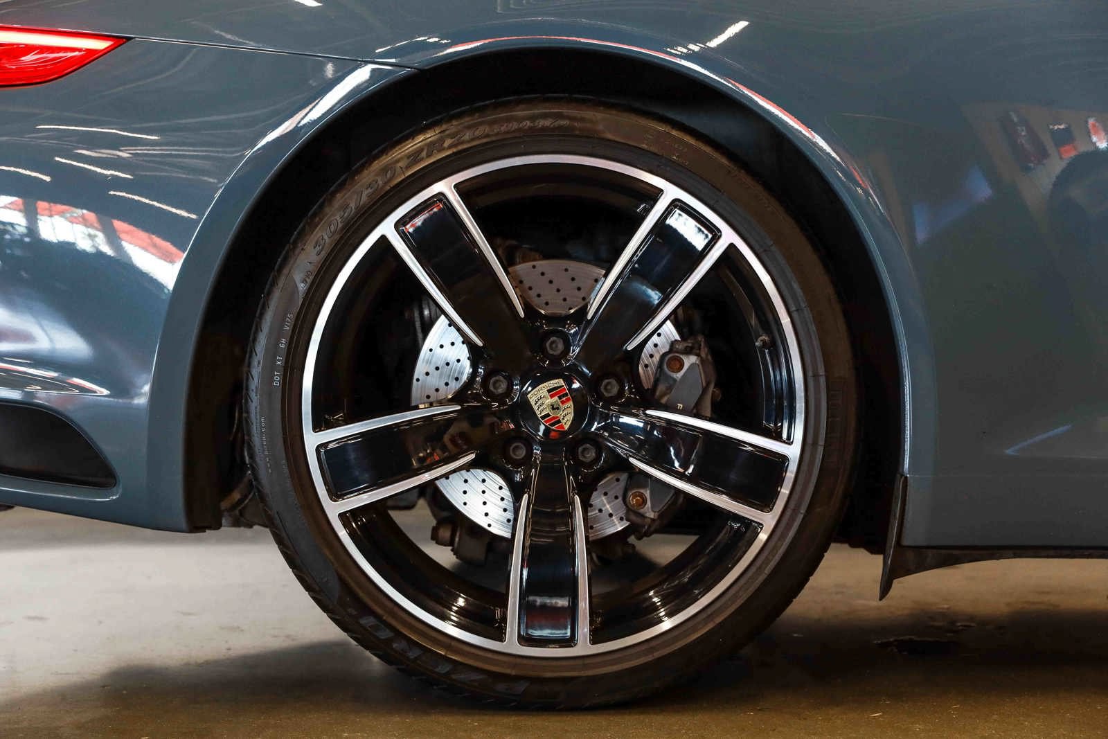 Used 2017 Porsche 911 Carrera image 14
