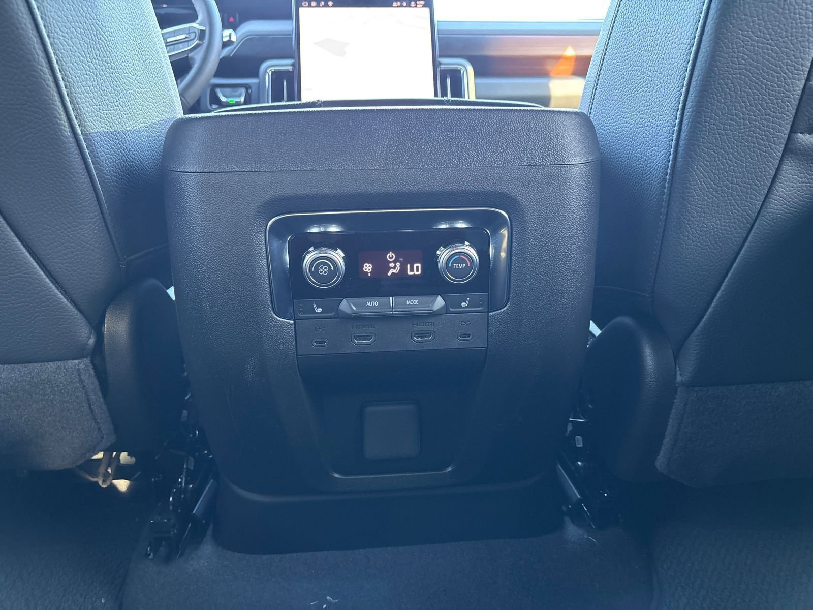 New 2026 GMC Yukon Denali w/ Denali Reserve Package image 27