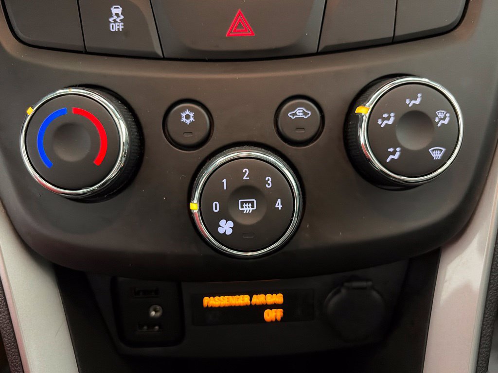 Used 2019 Chevrolet Trax LT w/ LT Convenience Package FWD image 20