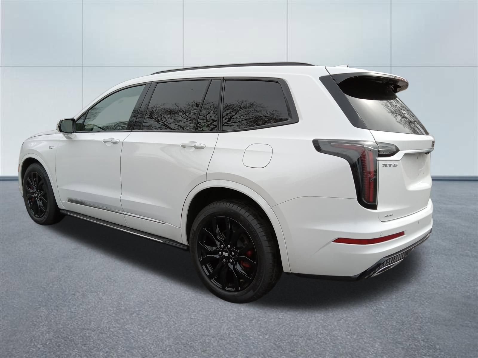 Certified 2023 Cadillac XT6 Sport image 3