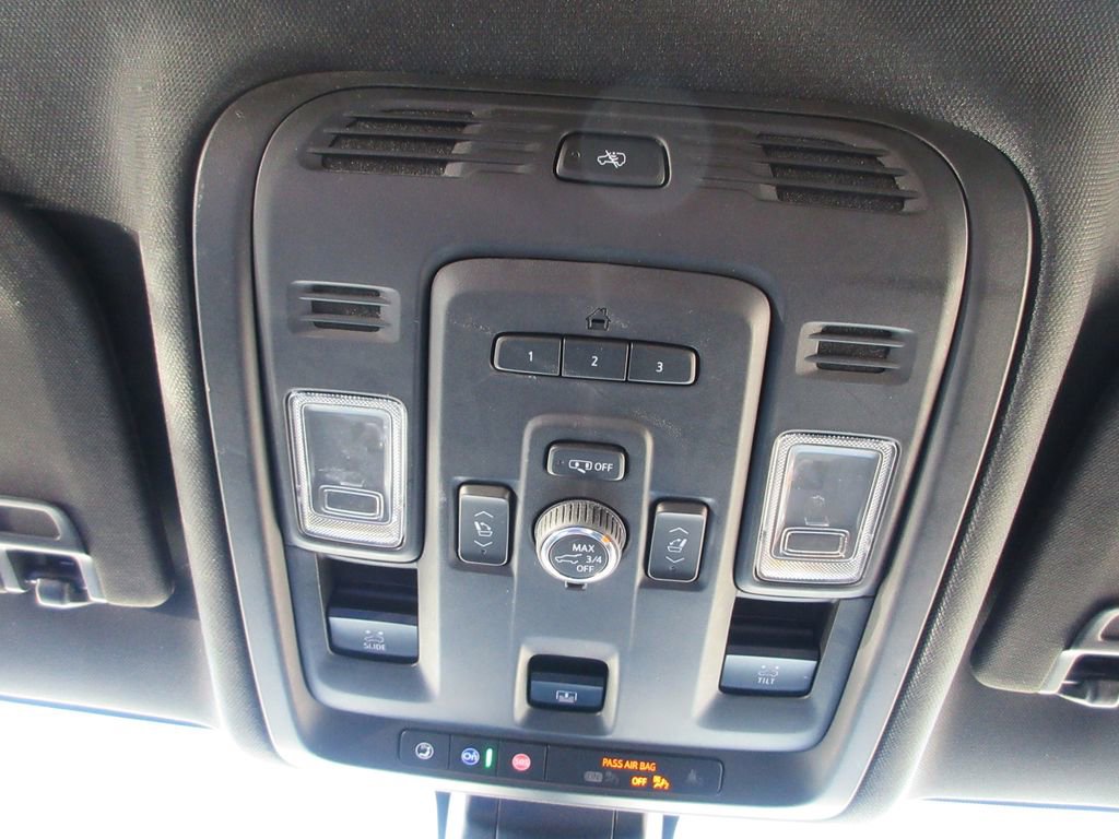 Certified 2021 GMC Yukon Denali w/ Denali Premium Package image 38