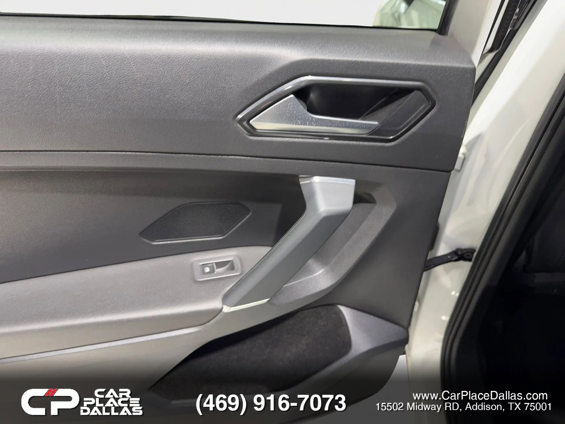 Used 2018 Volkswagen Tiguan SEL image 23