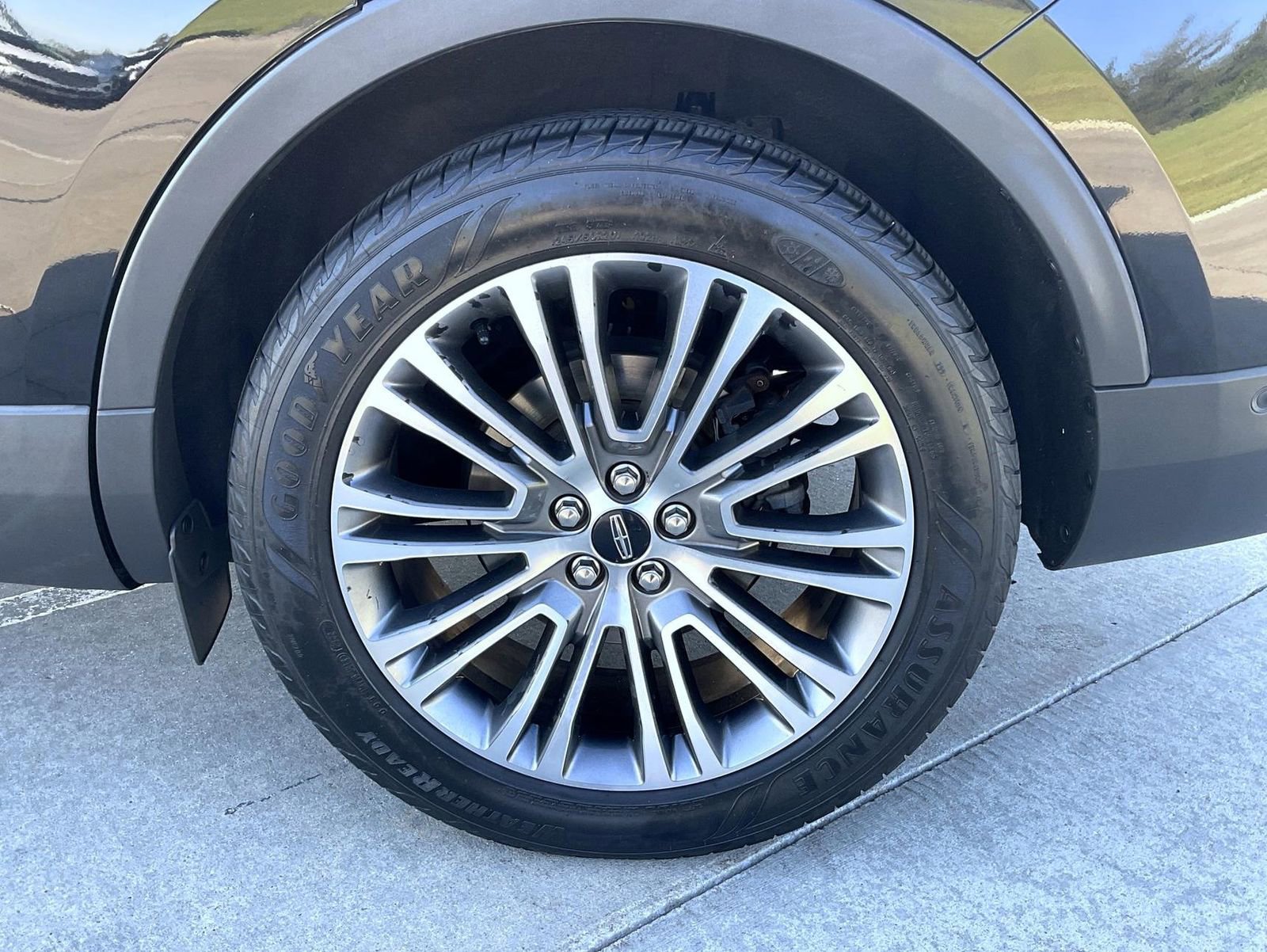 Used 2016 Lincoln MKX Reserve w/ Technology Package AWD/4WD image 22