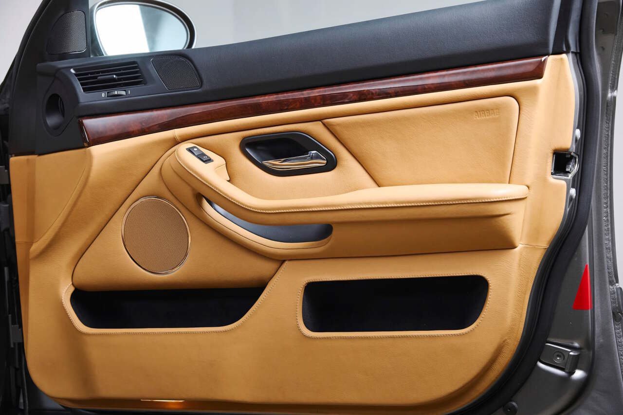Used 2003 BMW M5 RWD image 76