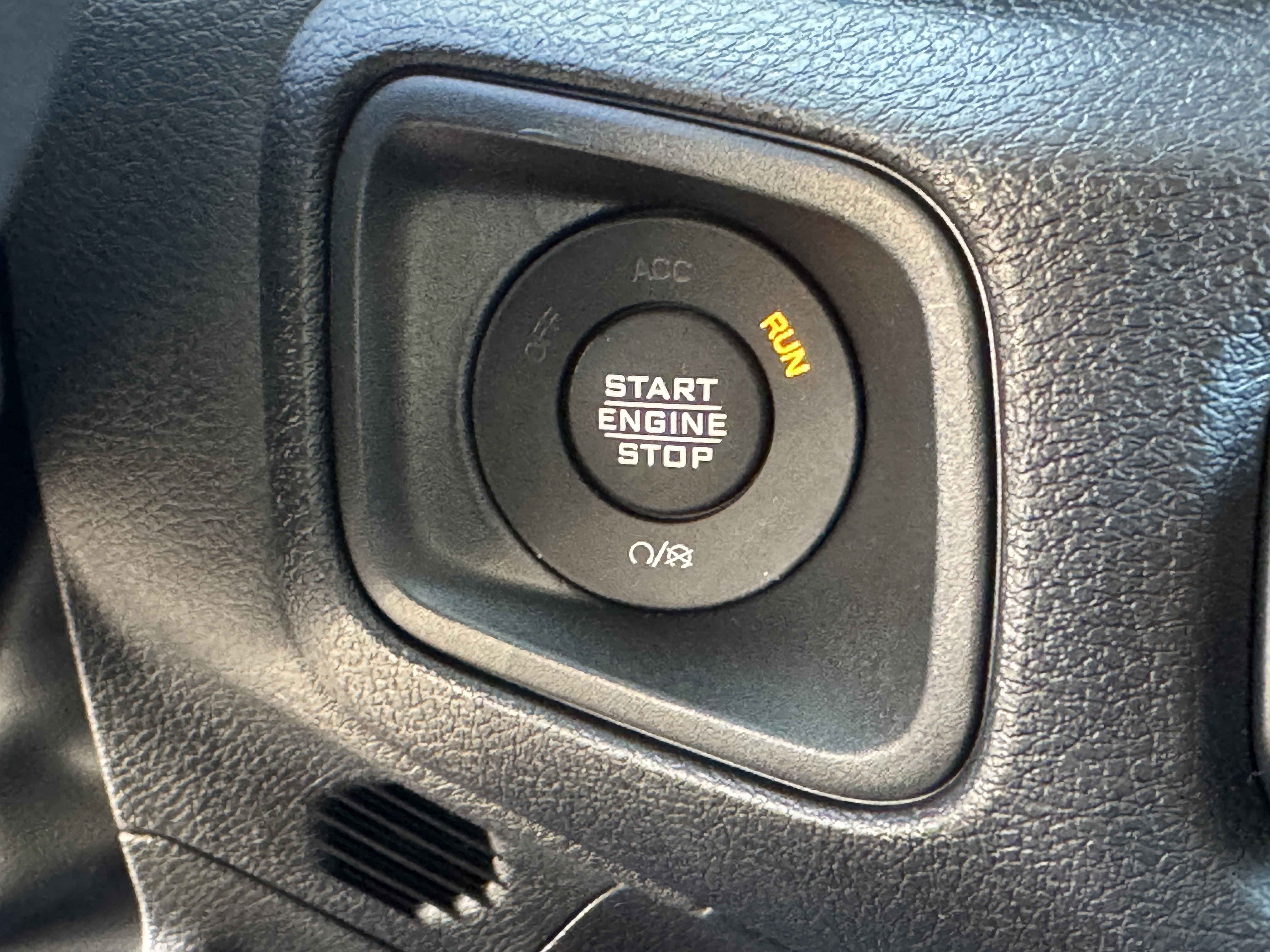 New 2025 Jeep Gladiator Sport image 17