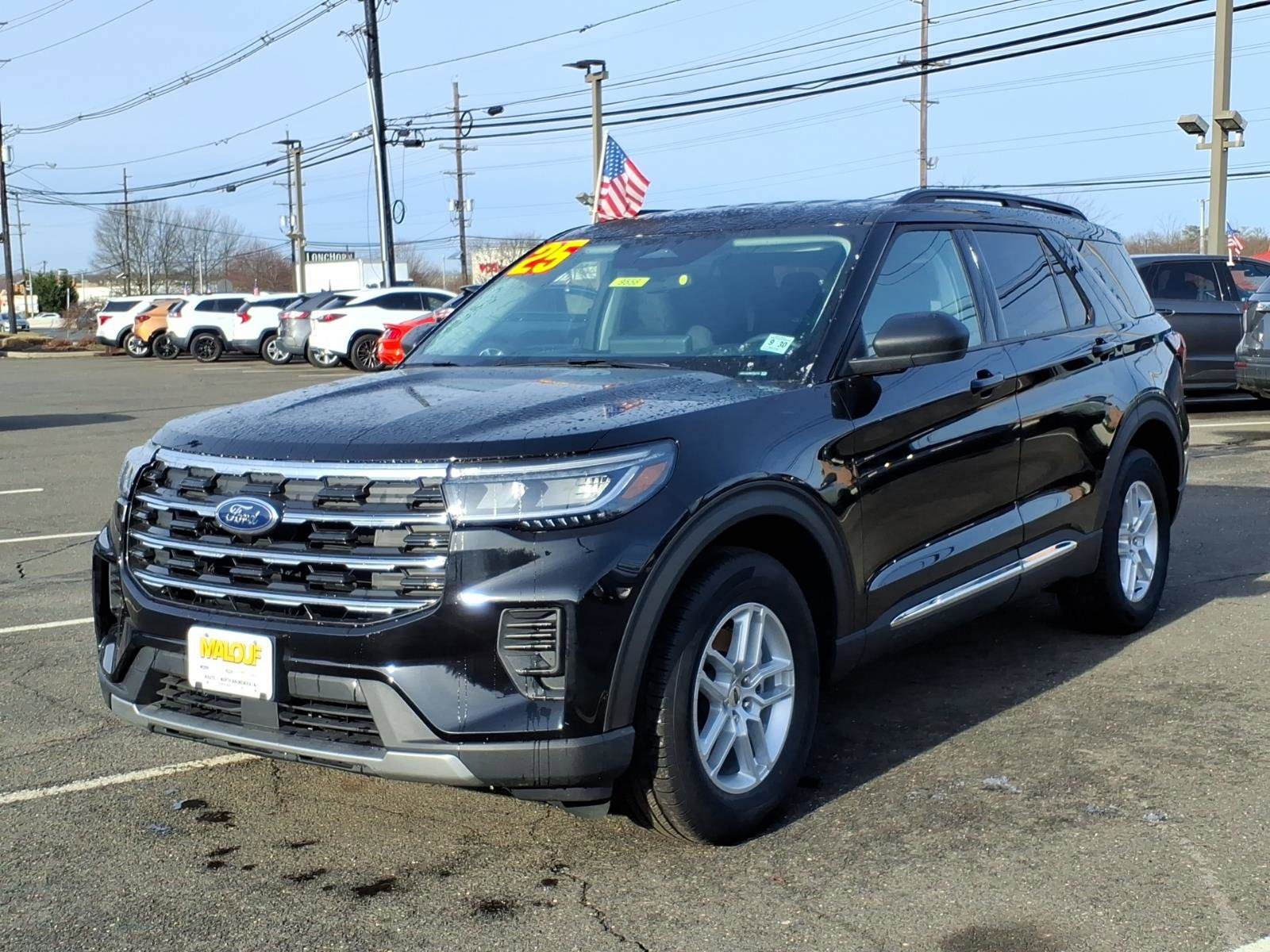 Used 2025 Ford Explorer Active image 3