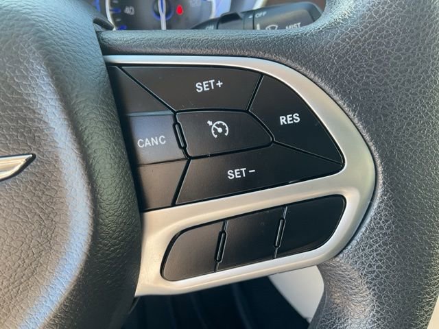 Used 2018 Chrysler Pacifica Touring Plus w/ Tire & Wheel Group image 10