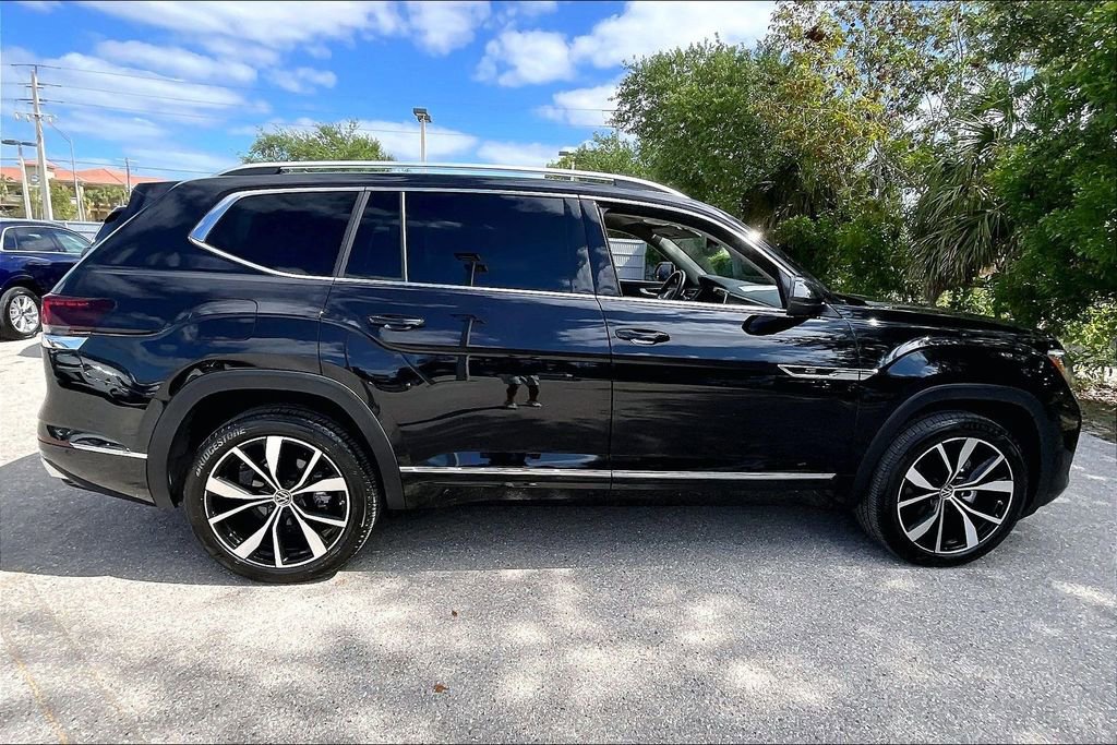 Certified 2024 Volkswagen Atlas SEL Premium R-Line image 4