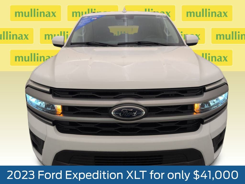 Certified 2023 Ford Expedition XLT image 13