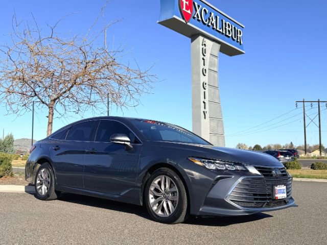 Used 2022 Toyota Avalon XLE w/ Moonroof Package image 50