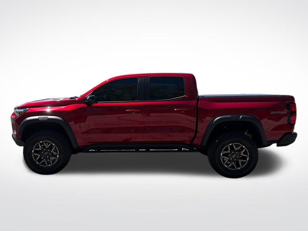 Used 2025 Chevrolet Colorado ZR2 w/ Technology Package AWD/4WD image 2