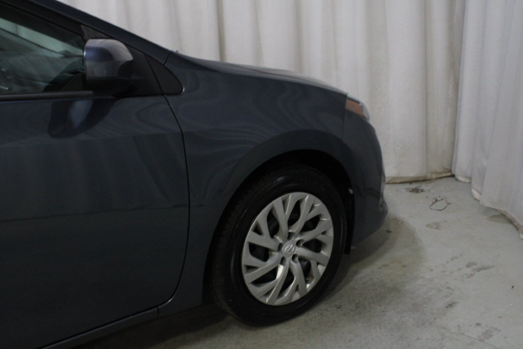 Used 2018 Toyota Corolla LE FWD image 28