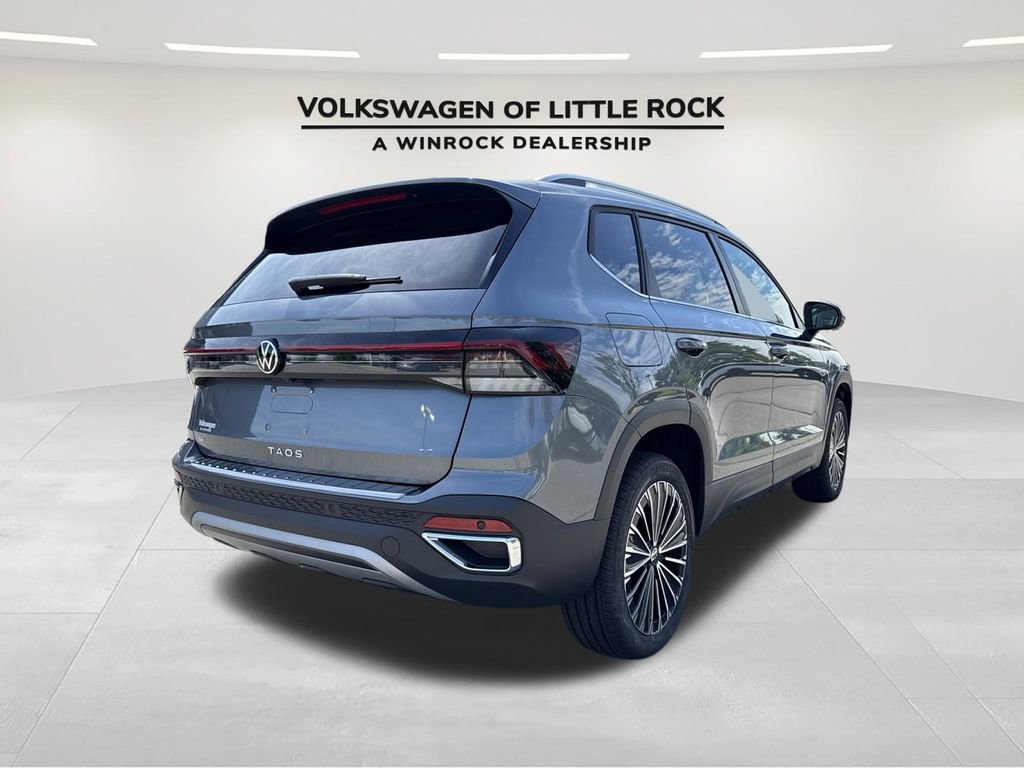 New 2025 Volkswagen Taos SE image 5