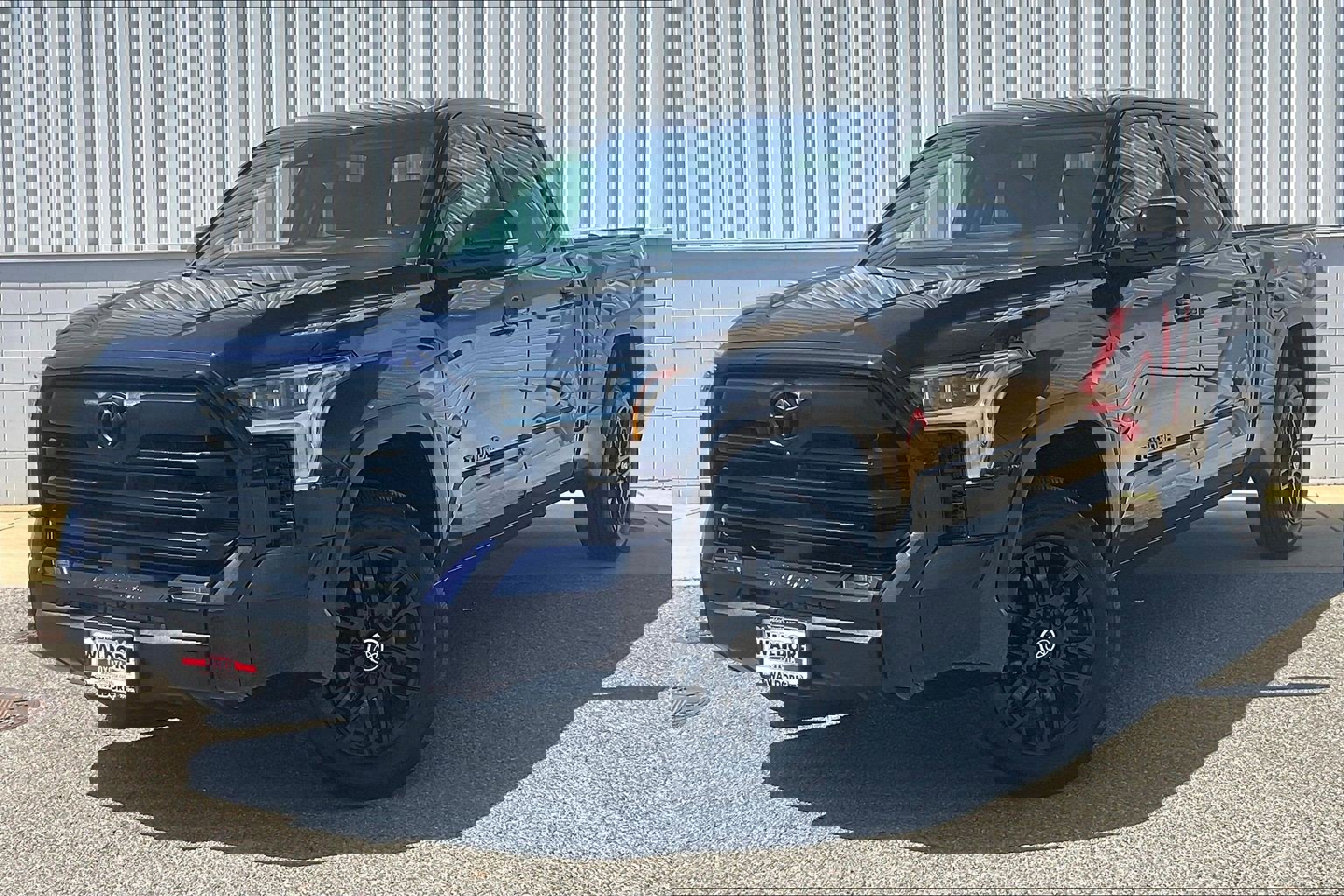 Used 2024 Toyota Tundra Limited image 2