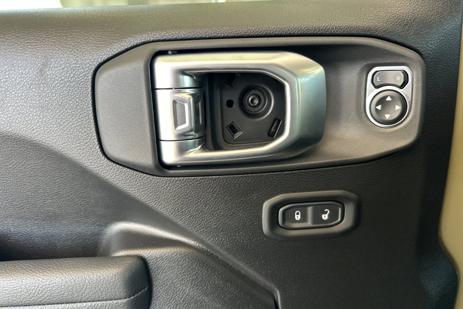New 2026 Jeep Gladiator Sport AWD/4WD image 12