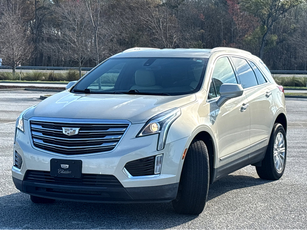 Used 2017 Cadillac XT5 FWD image 3