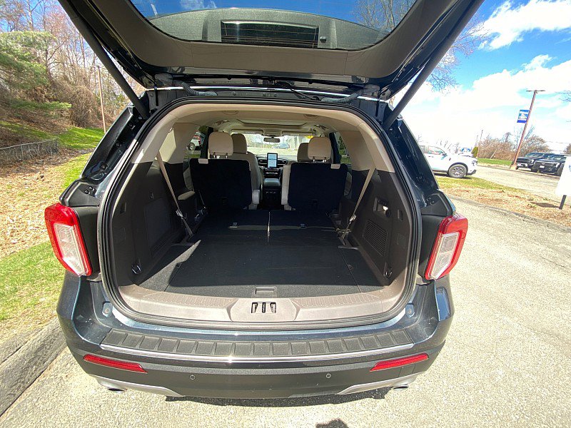Used 2023 Ford Explorer Platinum w/ Technology Package image 9