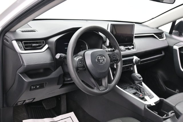 Used 2024 Toyota RAV4 XLE FWD image 15