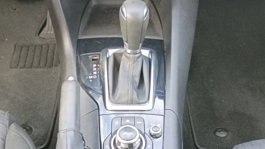 Used 2016 MAZDA MAZDA3 i Sport FWD image 22