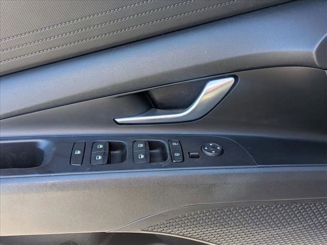 Used 2021 Hyundai Elantra SEL image 14