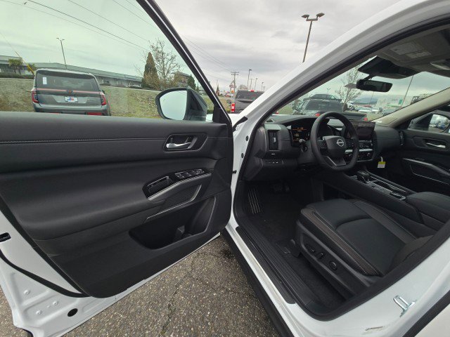 New 2026 Nissan Pathfinder SL image 24