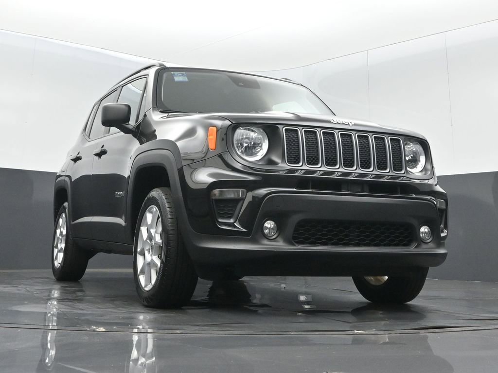 Used 2022 Jeep Renegade Latitude AWD/4WD image 5