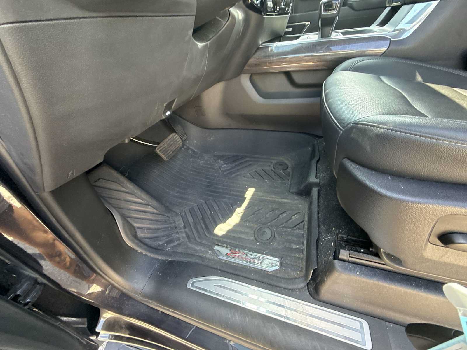 Certified 2023 Chevrolet Silverado 1500 LTZ AWD/4WD image 35