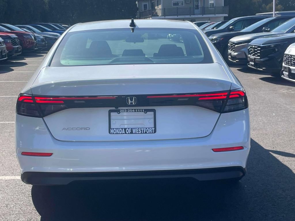Certified 2025 Honda Accord SE image 5
