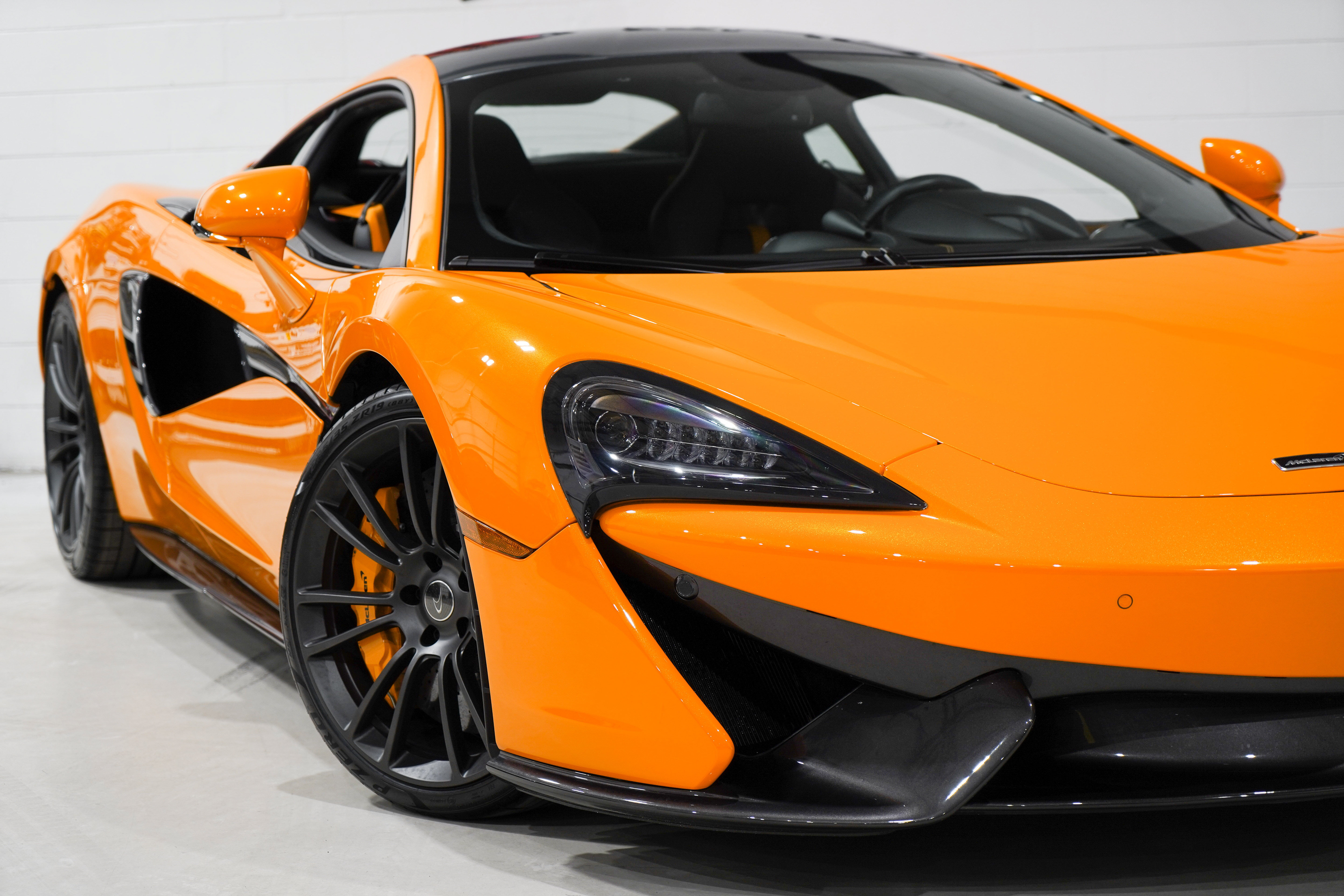 Used 2017 McLaren 570S Coupe RWD image 28