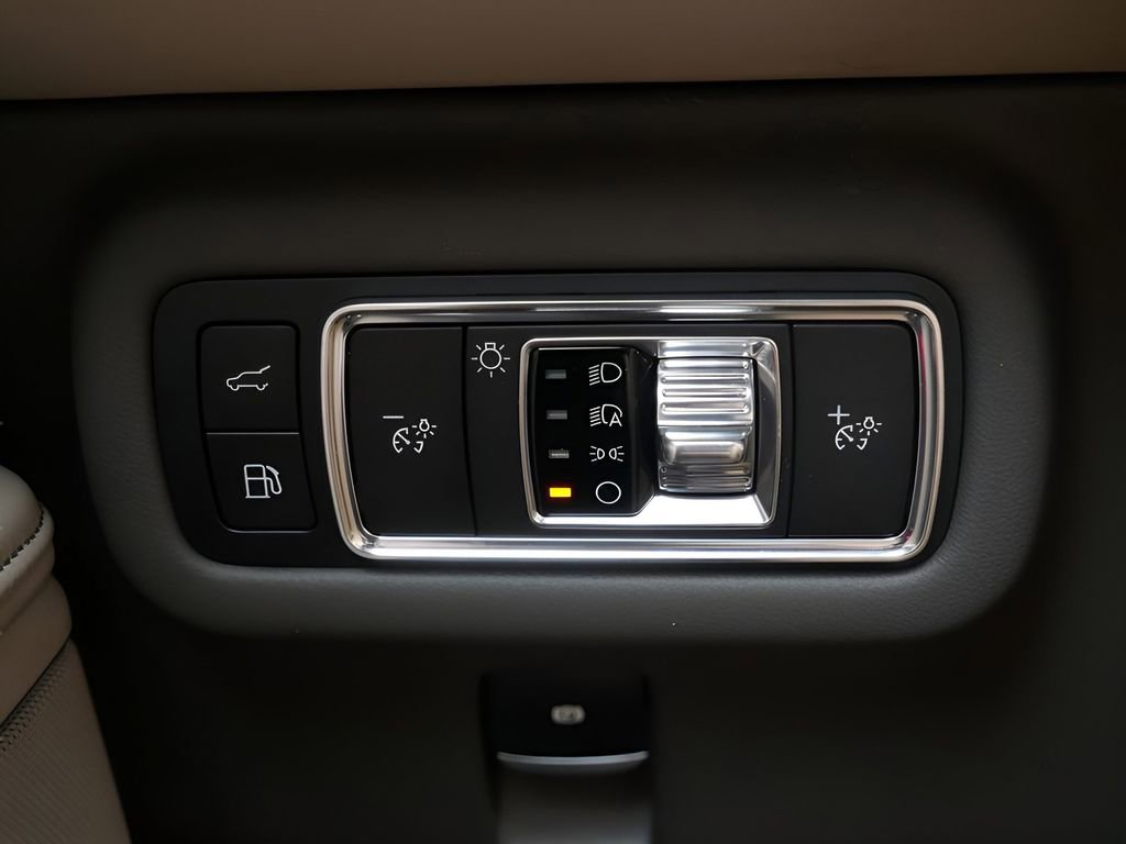 Used 2025 Lincoln Nautilus Premier w/ Equipment Group 102A AWD/4WD image 18