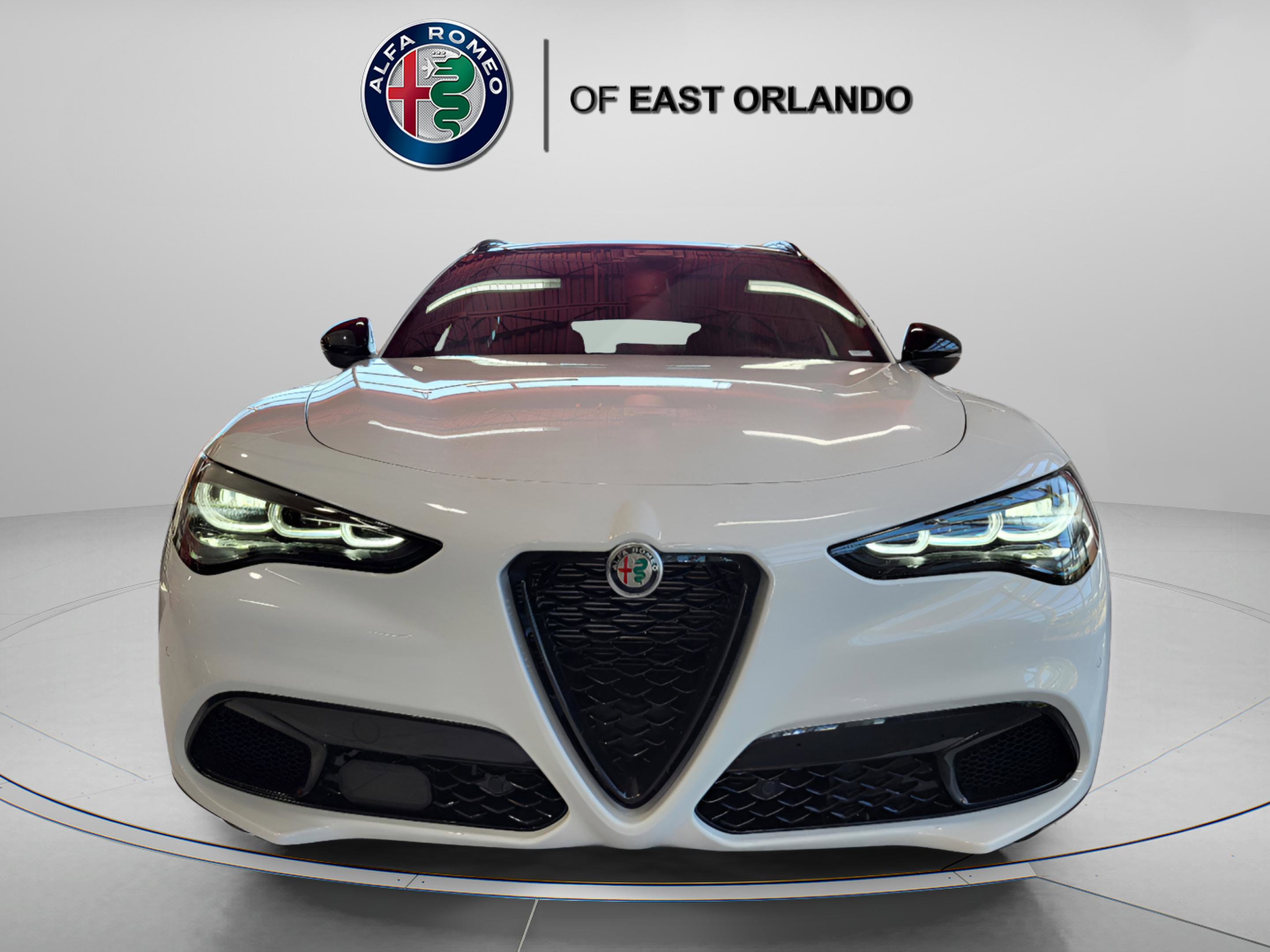 New 2025 Alfa Romeo Stelvio Sprint image 3